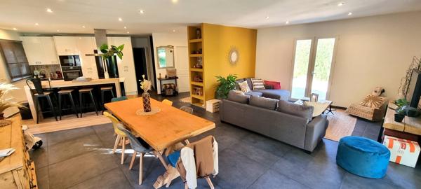 Les Arcs-sur-Argens (83460) - commodités - piscine - climatisation