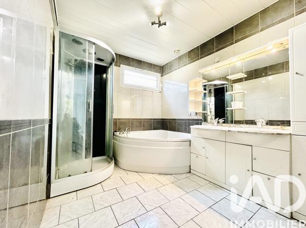 Maison à vendre 7 pièces 170 m² Rochecorbon