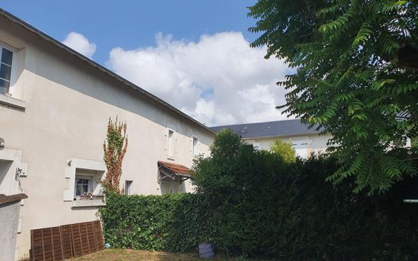 Immeuble à vendre    13 pièces •  Mauzé-sur-le-Mignon