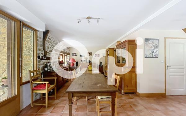 Maison à vendre    7 pièces •  Saint-Mexant