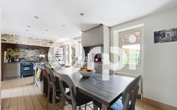 Maison à vendre    7 pièces •  Saint-Mexant