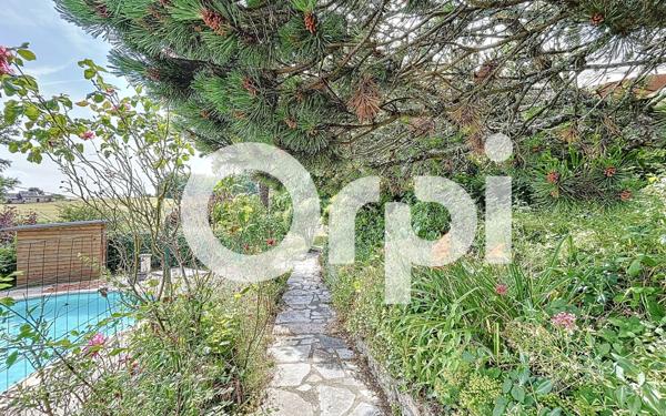 Maison à vendre    7 pièces •  Saint-Mexant