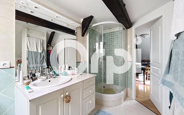 Maison à vendre    7 pièces •  Saint-Mexant