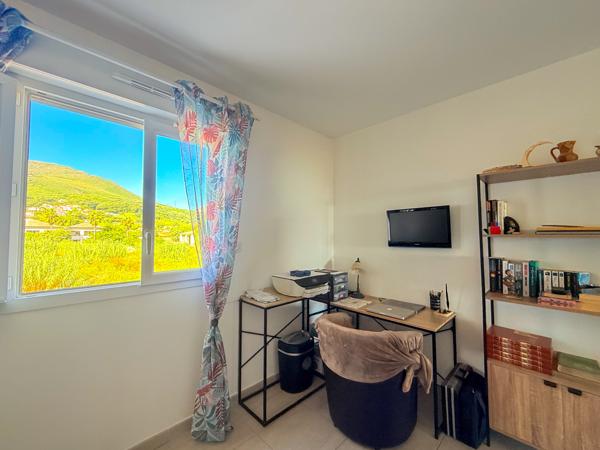 Appartement avec terrasse et vue mer