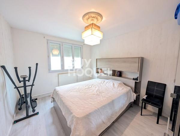 DERNIER ETAGE 3 PIECES 2 CHAMBRES RUEIL CENTRE