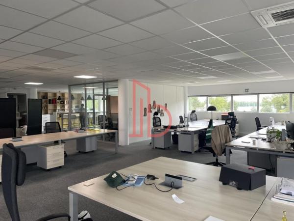 Bureau de 313 m² à louer à Bordeaux Lac - Bruges