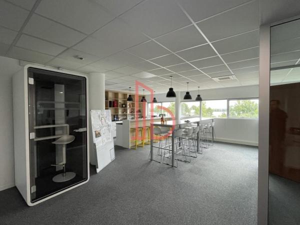 Bureau de 313 m² à louer à Bordeaux Lac - Bruges