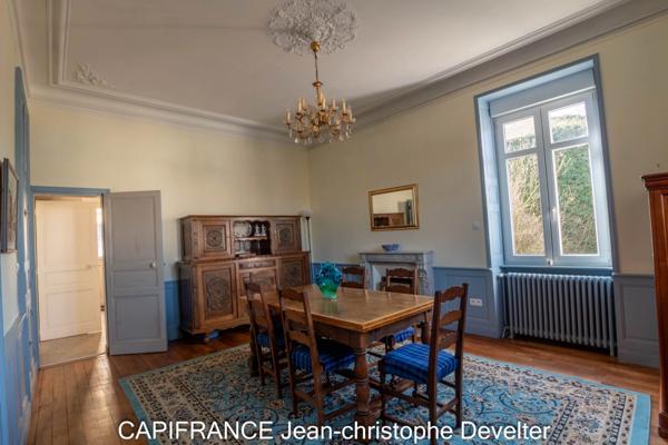 Maison à vendre GORRON (53)maison bourgeoise 3 chambres avec garage sur terrain 717 m2