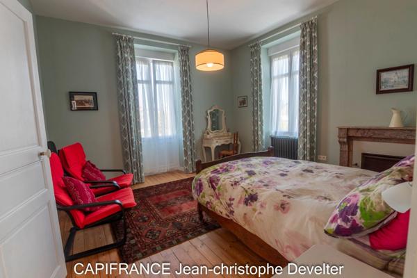 Maison à vendre GORRON (53)maison bourgeoise 3 chambres avec garage sur terrain 717 m2