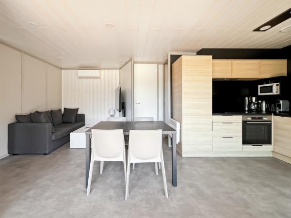 Maison
         3 pièces
        - 42 m² 170 000 € *