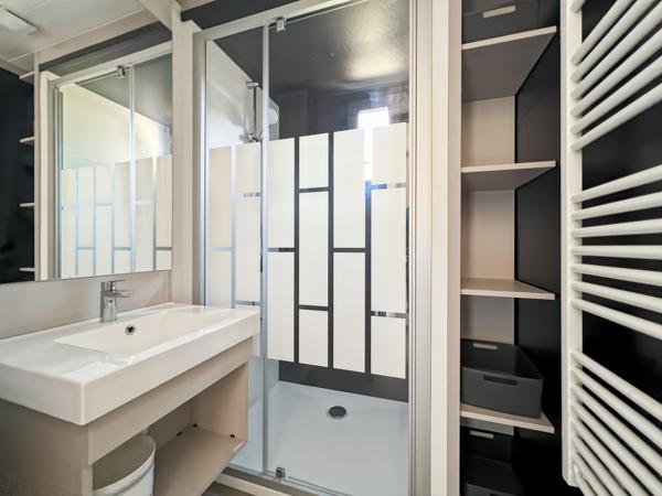 Maison
         3 pièces
        - 42 m² 170 000 € *