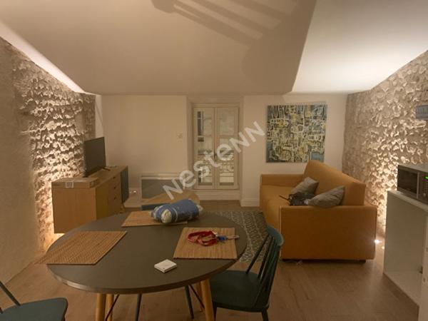 A LOUER - Studio meublé - Centre Ville de La Rochelle - 24 m2
