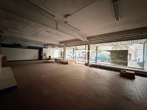 Bourges centre-ville : 1 250 m² de bâtiments et un terrain à potentiel constructible ! »