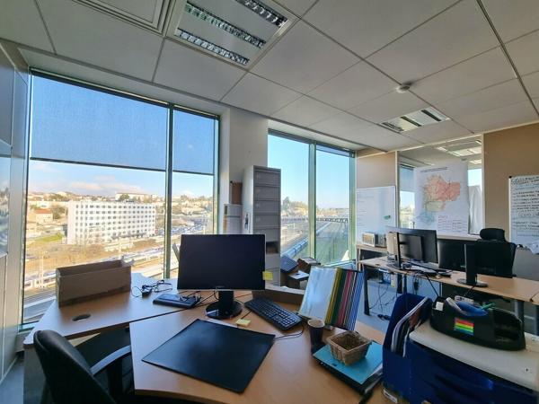 POITIERS GARE CENTRE VILLE - TRES BEAUX BUREAUX A LOUER A PARTIR DE 13M² JUSQU'A 24M²