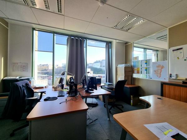 POITIERS GARE CENTRE VILLE - TRES BEAUX BUREAUX A LOUER A PARTIR DE 13M² JUSQU'A 24M²