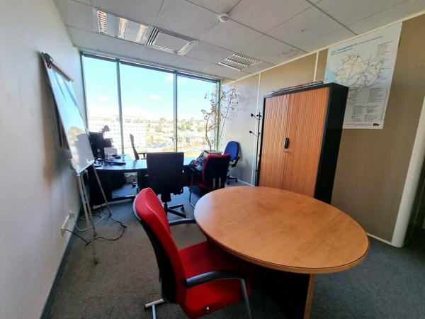 POITIERS GARE CENTRE VILLE - TRES BEAUX BUREAUX A LOUER A PARTIR DE 13M² JUSQU'A 24M²