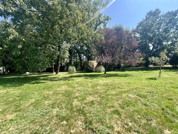 Coup de cœur à Tresserve : magnifique maison individuelle 4 pièces, sur terrain plat d'exception constructible de 2 288 m², accès lac à pied