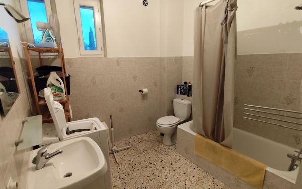 Appartement à vendre    1 pièce • 43,98 m2 Remoulins