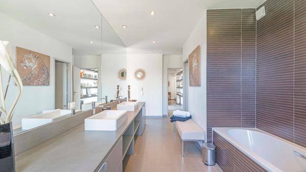 Vente Villa de luxe Grimaud 8 Pièces 323 m²