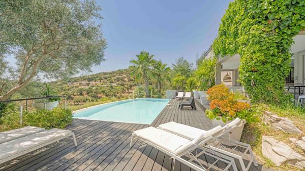 Vente Villa de luxe Grimaud 8 Pièces 323 m²