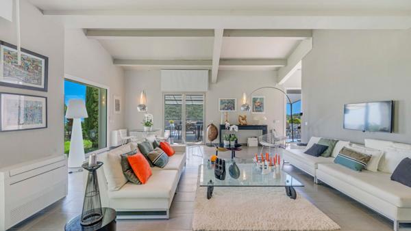 Vente Villa de luxe Grimaud 8 Pièces 323 m²