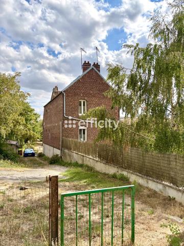 Appartement
         3 pièces
        - 77 m² 120 000 € *