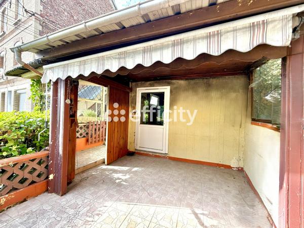Appartement
         3 pièces
        - 77 m² 120 000 € *