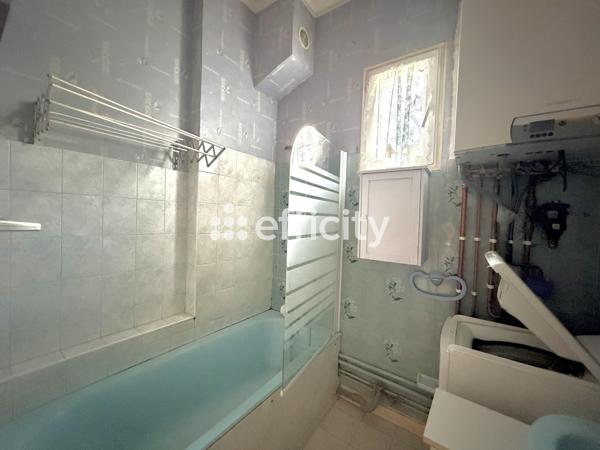 Appartement
         3 pièces
        - 77 m² 120 000 € *