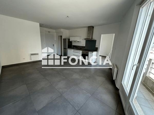 Location Appartement 2 pièces 40.7 m² - 90 AVENUE GABRIEL PERI Saint Martin D'heres 38400