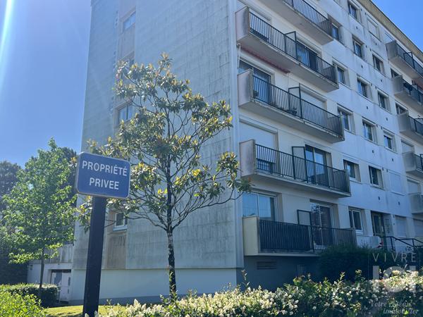 Garage fermé et sécurisé de 16 m² ,Tram L3 Ferriére