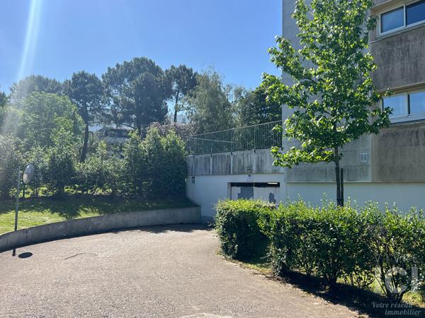 Garage fermé et sécurisé de 16 m² ,Tram L3 Ferriére