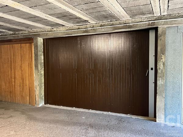 Garage fermé et sécurisé de 16 m² ,Tram L3 Ferriére