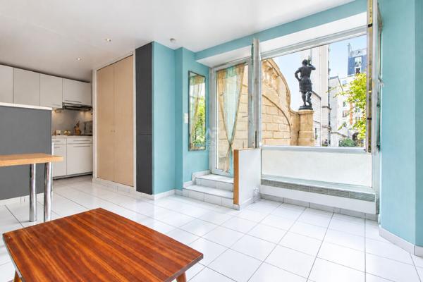 PARIS 18EME - EXCLUSIVITÉ - METRO ABBESSES OU BLANCHE - VILLA DES PLATANES. 273 000 € **  - Référence  6884-NG