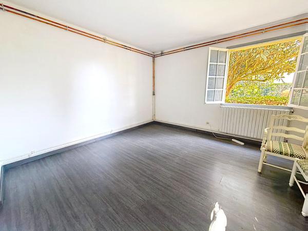 GRANDE MAISON FAMILIALE VERNIOLLE SUR PARCELLE DE 3 000 M² AVEC PISCINE ET VUE PYRÉNÉES