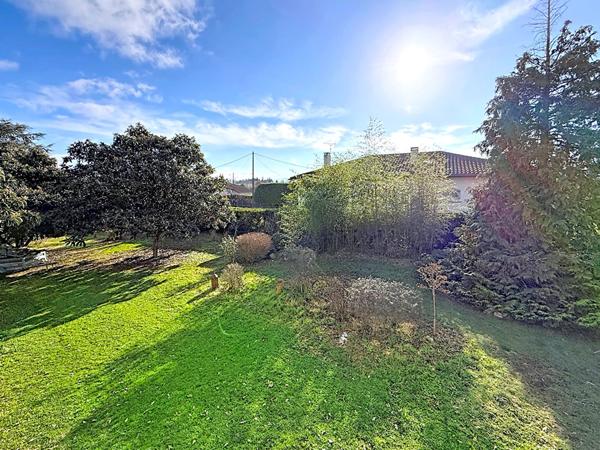 GRANDE MAISON FAMILIALE VERNIOLLE SUR PARCELLE DE 3 000 M² AVEC PISCINE ET VUE PYRÉNÉES