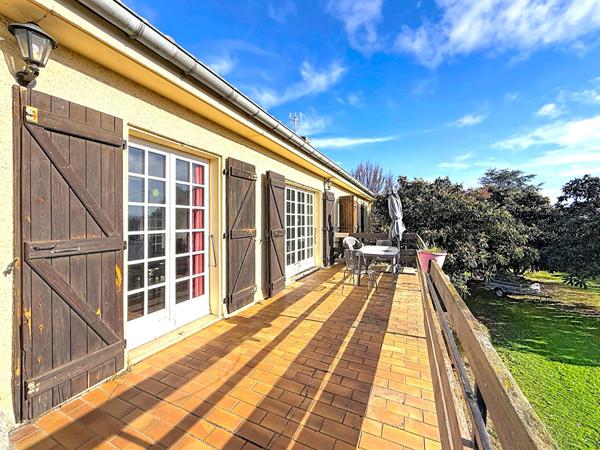 GRANDE MAISON FAMILIALE VERNIOLLE SUR PARCELLE DE 3 000 M² AVEC PISCINE ET VUE PYRÉNÉES