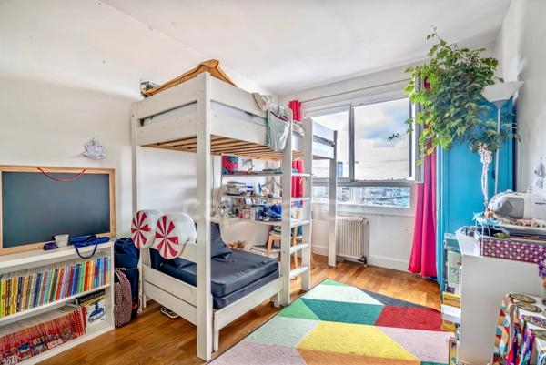 Appartement à vendre 4 pièces PARIS 20EME ARRONDISSEMENT (75) - T4 en étage élevé avec vue panoramique