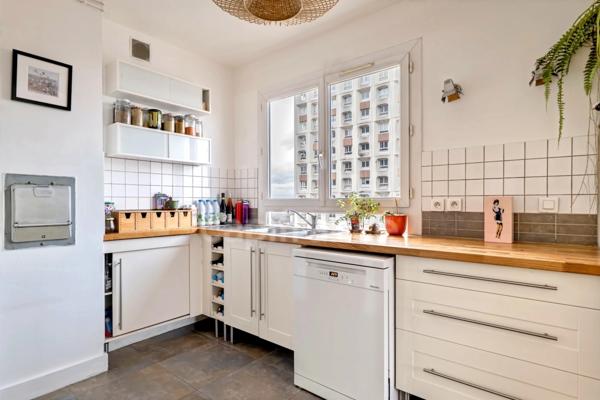 Appartement à vendre 4 pièces PARIS 20EME ARRONDISSEMENT (75) - T4 en étage élevé avec vue panoramique