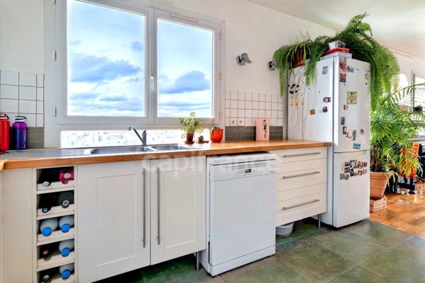 Appartement à vendre 4 pièces PARIS 20EME ARRONDISSEMENT (75) - T4 en étage élevé avec vue panoramique