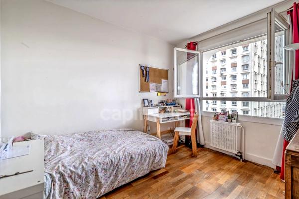 Appartement à vendre 4 pièces PARIS 20EME ARRONDISSEMENT (75) - T4 en étage élevé avec vue panoramique