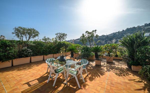 Appartement à vendre    5 pièces • 122 m2 Nice