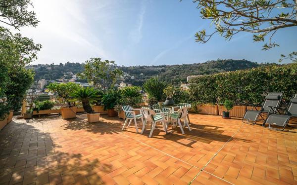 Appartement à vendre    5 pièces • 122 m2 Nice