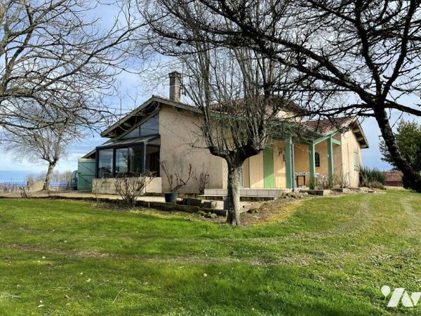 MIRANDE à 10min, au calme, villa de construction traditionnelle sur 2001m², garage.