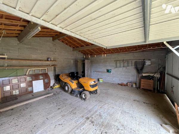 MIRANDE à 10min, au calme, villa de construction traditionnelle sur 2001m², garage.