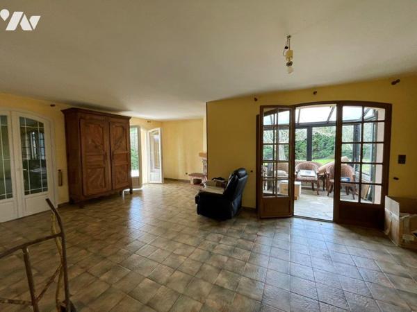 MIRANDE à 10min, au calme, villa de construction traditionnelle sur 2001m², garage.