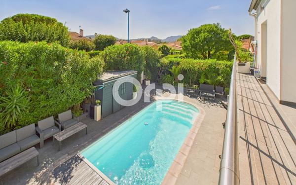 Maison à vendre    6 pièces • 220 m2 Mandelieu-la-Napoule