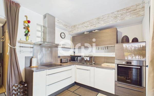 Maison à vendre    6 pièces • 220 m2 Mandelieu-la-Napoule