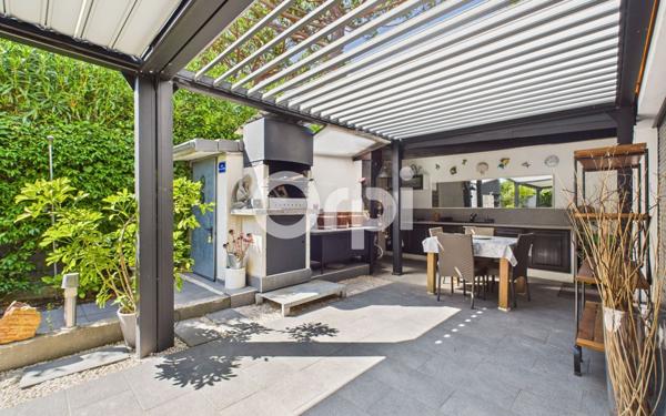 Maison à vendre    6 pièces • 220 m2 Mandelieu-la-Napoule