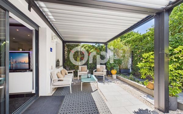 Maison à vendre    6 pièces • 220 m2 Mandelieu-la-Napoule