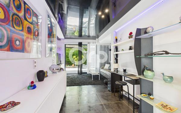 Maison à vendre    6 pièces • 220 m2 Mandelieu-la-Napoule